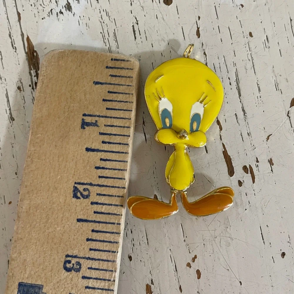 Vintage 1996 Tweety Bird Looney Tunes Enamel Brooch Pendant Warner Bros Starline